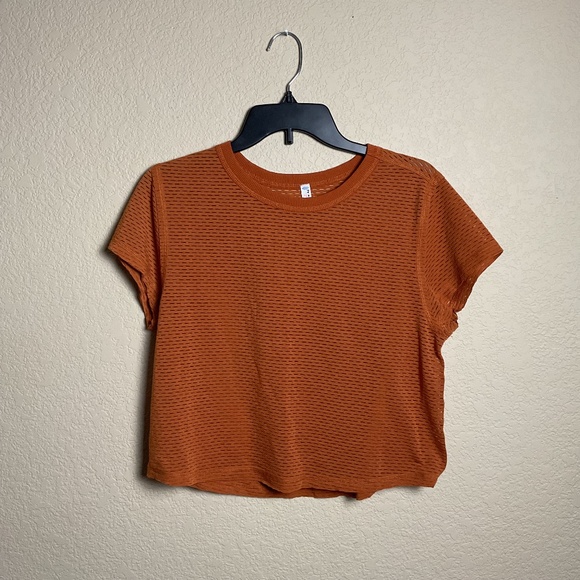 FP Movement Womens Small Rusty Orange Knit Mesh Cropped Tee Shirt Top Athleisure - Picture 1 of 4